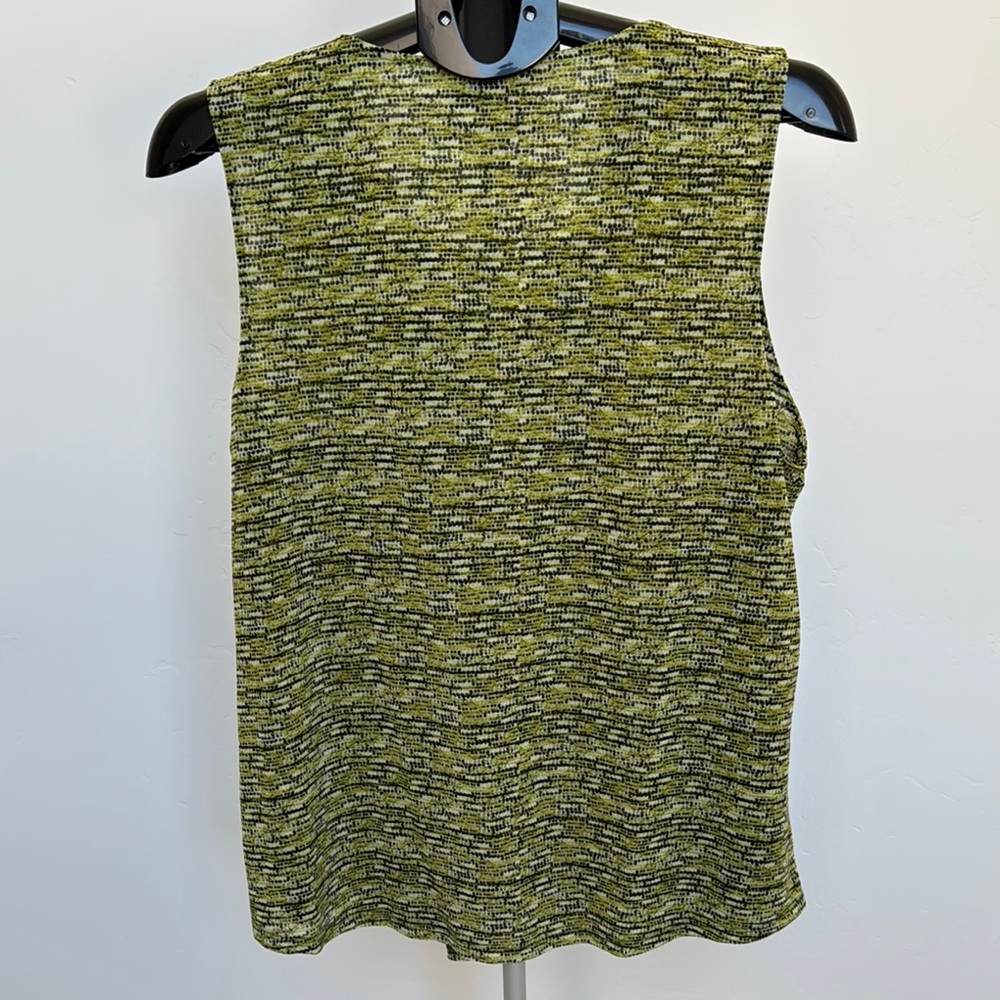 Liz Claiborne Olive Patterned Sleeveless Blouse - Picture 3 of 4
